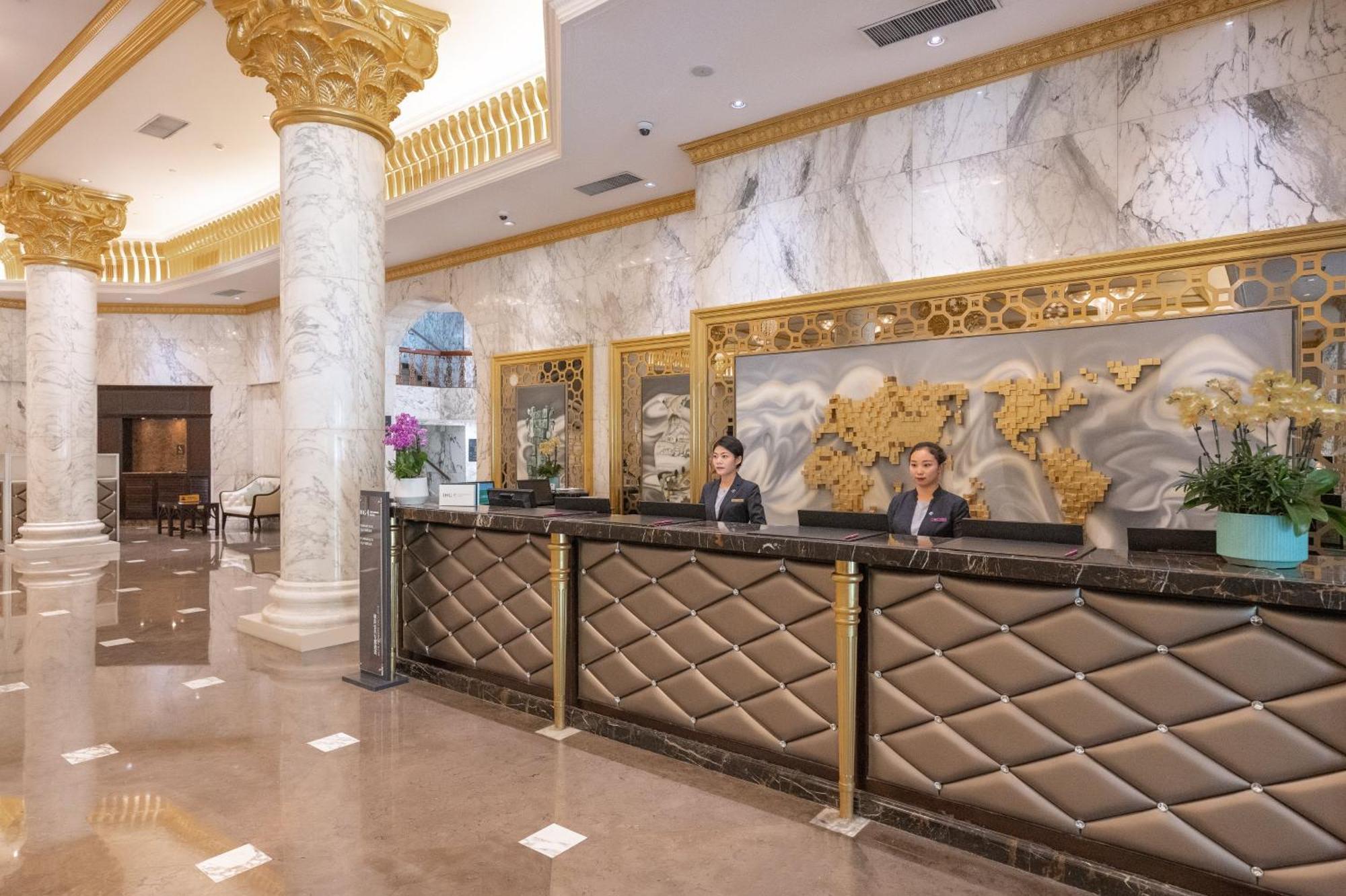 Hotel Crowne Plaza Zhengzhou By Ihg Exterior foto