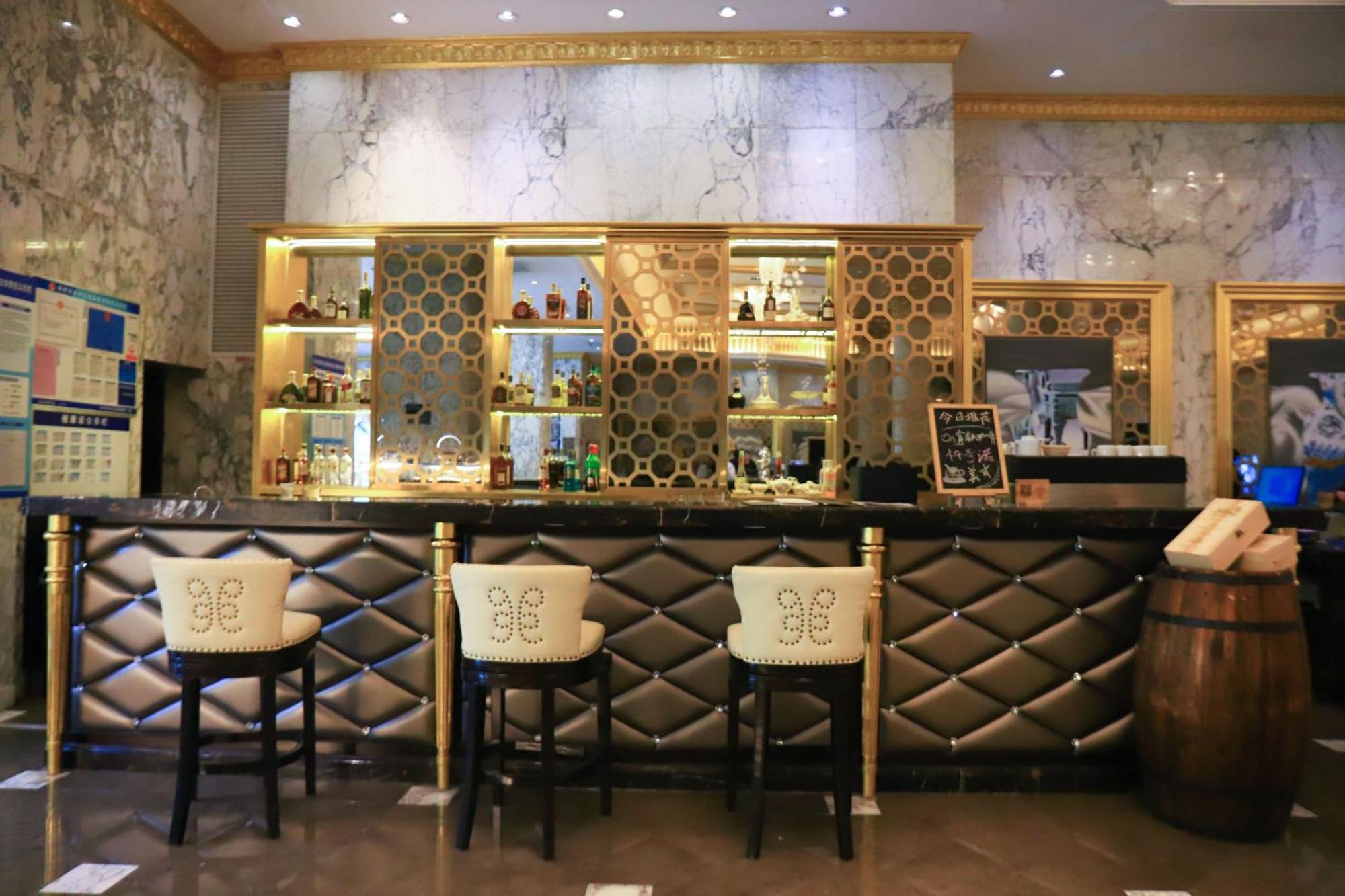 Hotel Crowne Plaza Zhengzhou By Ihg Exterior foto