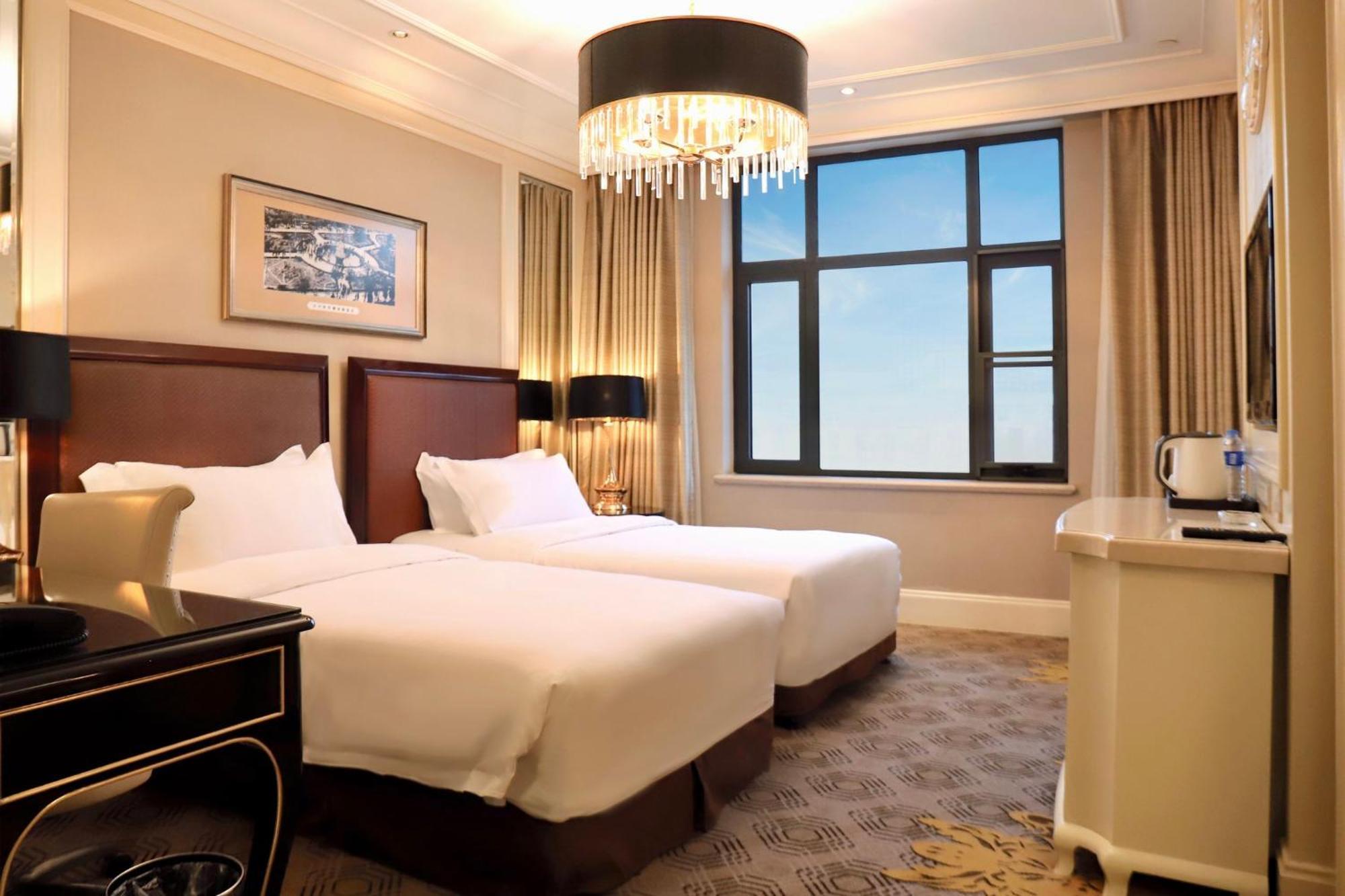 Hotel Crowne Plaza Zhengzhou By Ihg Exterior foto